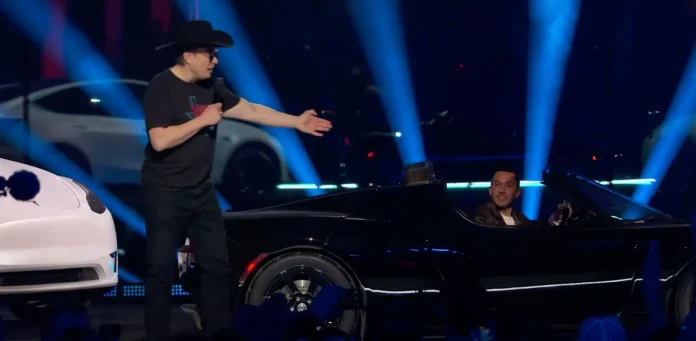 Omead-Afshar-with-Elon-Musk-at-Tesla-Cyber-Rodeo (1) امید افشار کیست؟ مغز متفکر ایرانی پشت موفقیت ایلان ماسک و تسلا!